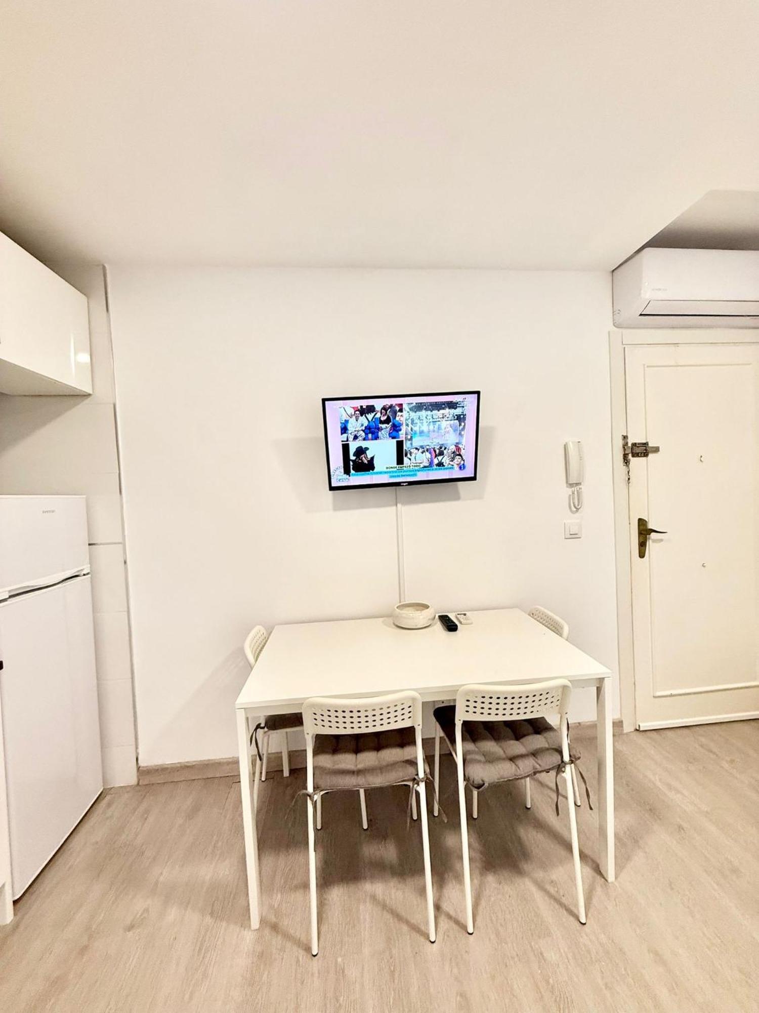 Amch Metro Avenida De America 11 Apartamento Madrid