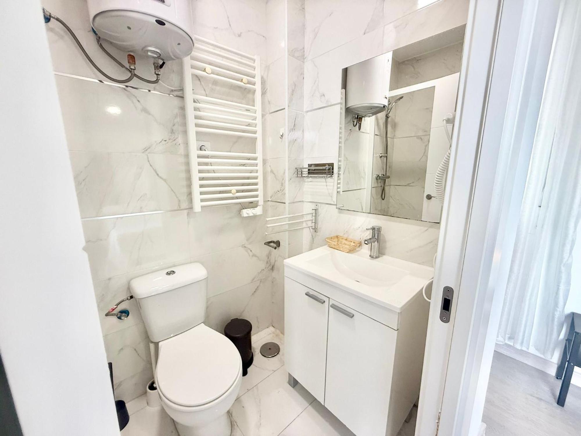 Amch Metro Avenida De America 11 Apartamento Madrid