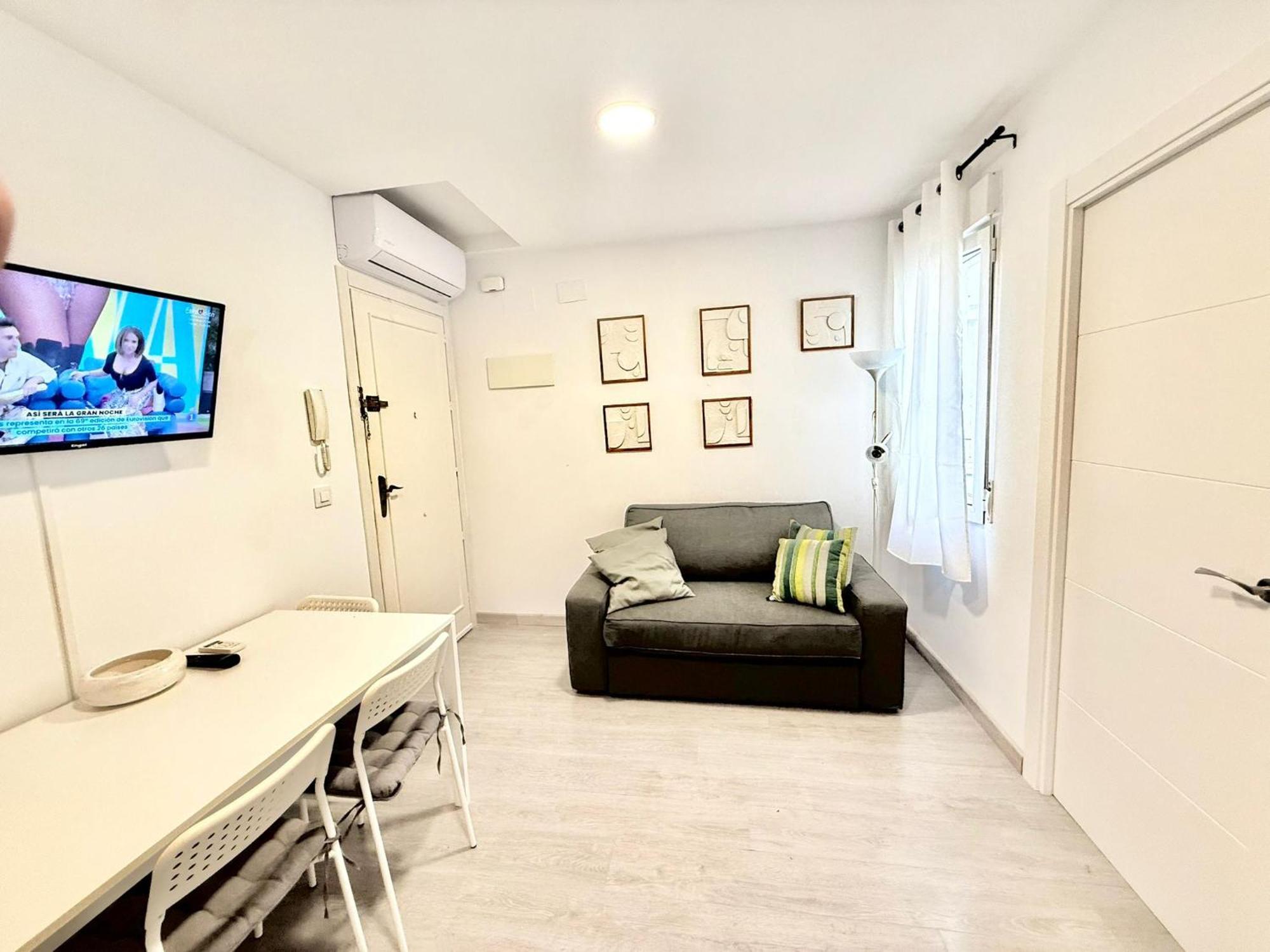 Amch Metro Avenida De America 11 Apartamento Madrid